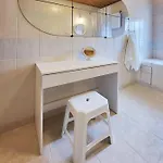 Bed & Breakfast Husarska 60