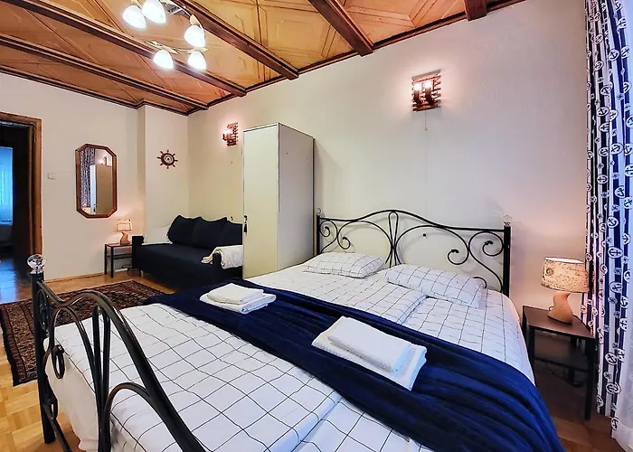 Bed & Breakfast Husarska 60 Warsaw