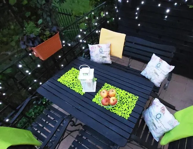 Bed & Breakfast Husarska 60 *