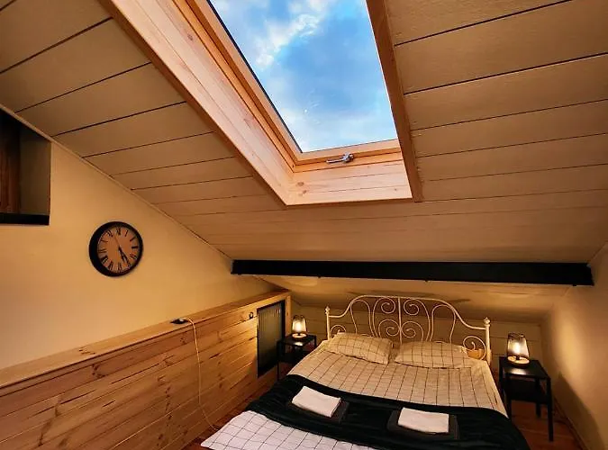 Husarska 60 Bed & Breakfast *