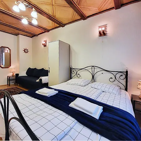 Bed & Breakfast Husarska 60 Warsaw
