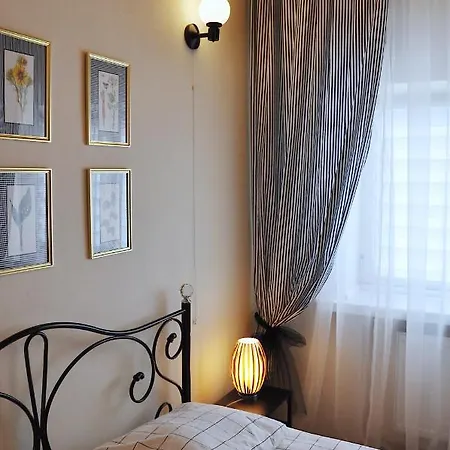 Bed & Breakfast Husarska 60