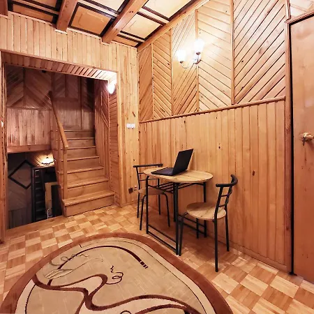 Bed & Breakfast Husarska 60 *