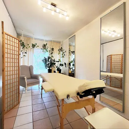 Bed & Breakfast Husarska 60