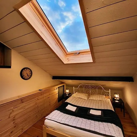 Husarska 60 Bed & Breakfast *