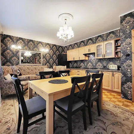 Bed & Breakfast Husarska 60