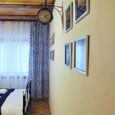Husarska 60 Отель типа 