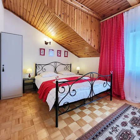 Husarska 60 Bed & Breakfast Warsaw