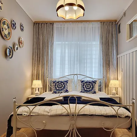 Bed & Breakfast Husarska 60