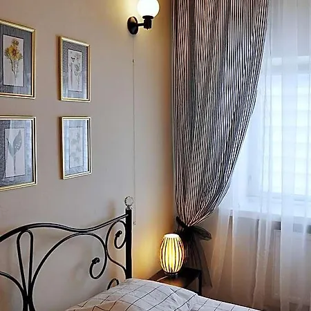 Husarska 60 Nocleg ze śniadaniem Warszawa