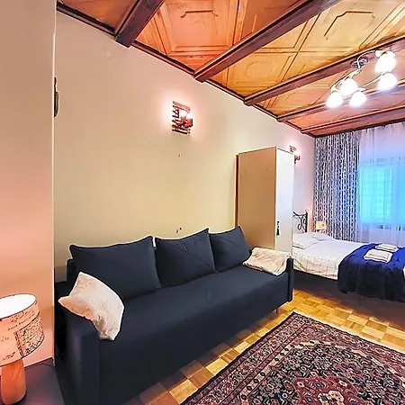 Husarska 60 Nocleg ze śniadaniem