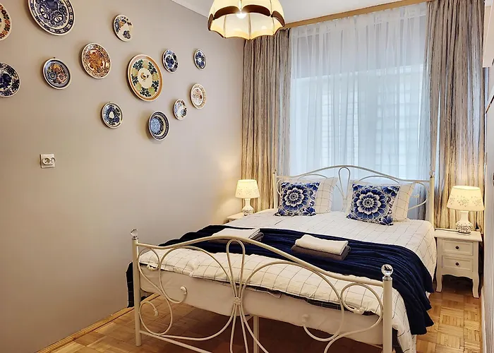 Nocleg ze śniadaniem Husarska 60 *